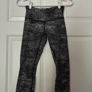 Lululemon Old School Black/White Capri Wunder Unders 4